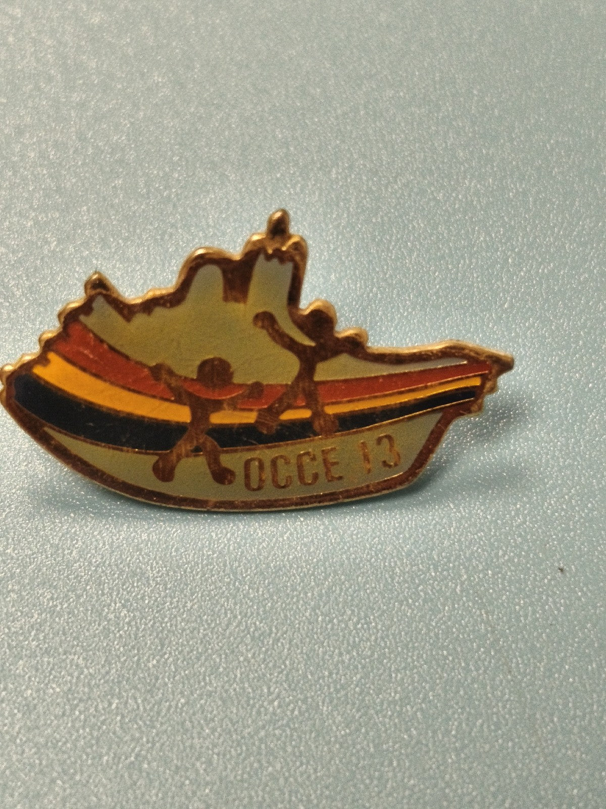 Vintage pin's OCCE 13 émaillé forme carte, collection badge ancien
