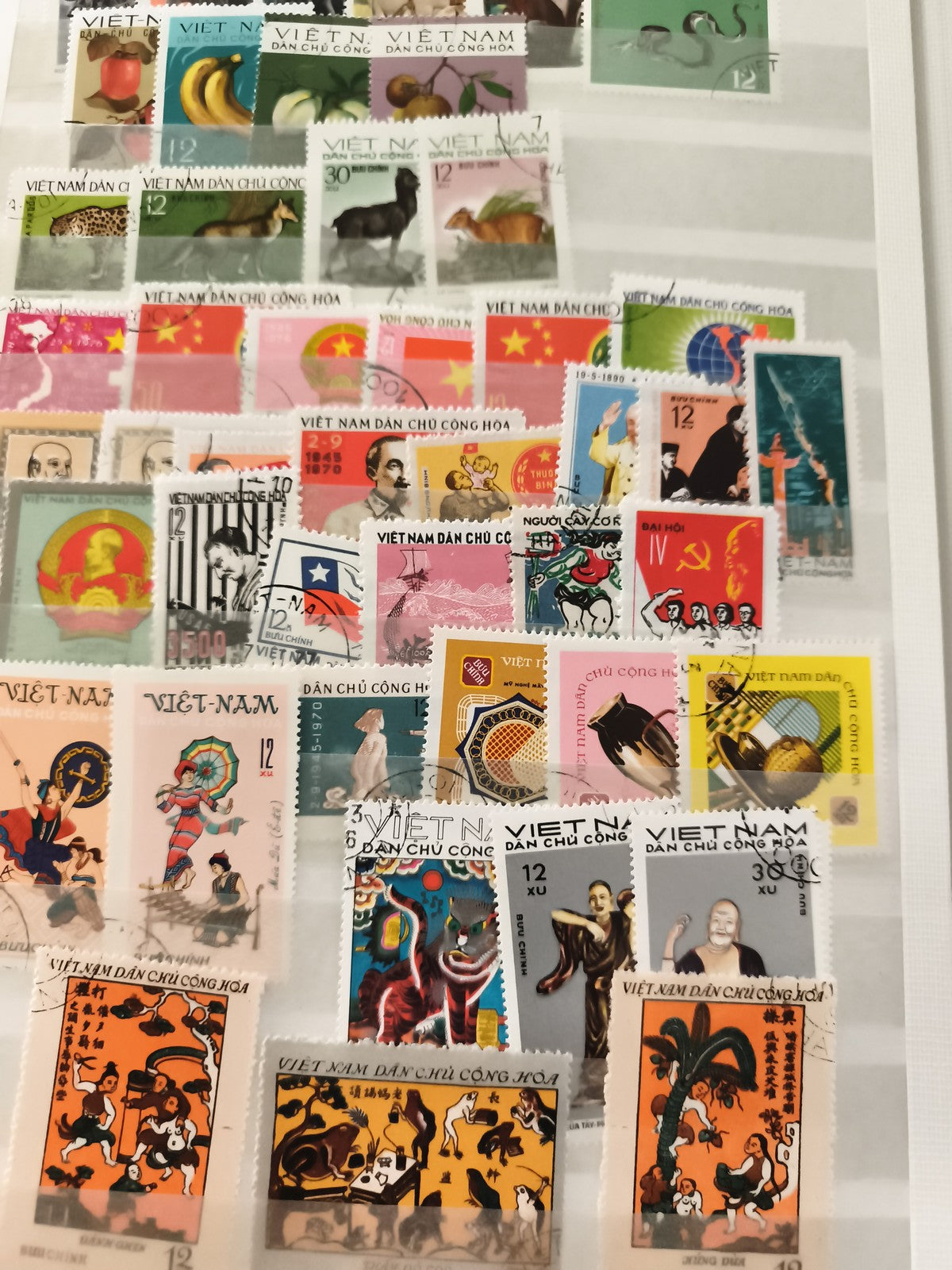 Timbres Vietnam thématiques animaux, arts, culture, lot multicolore philatélie