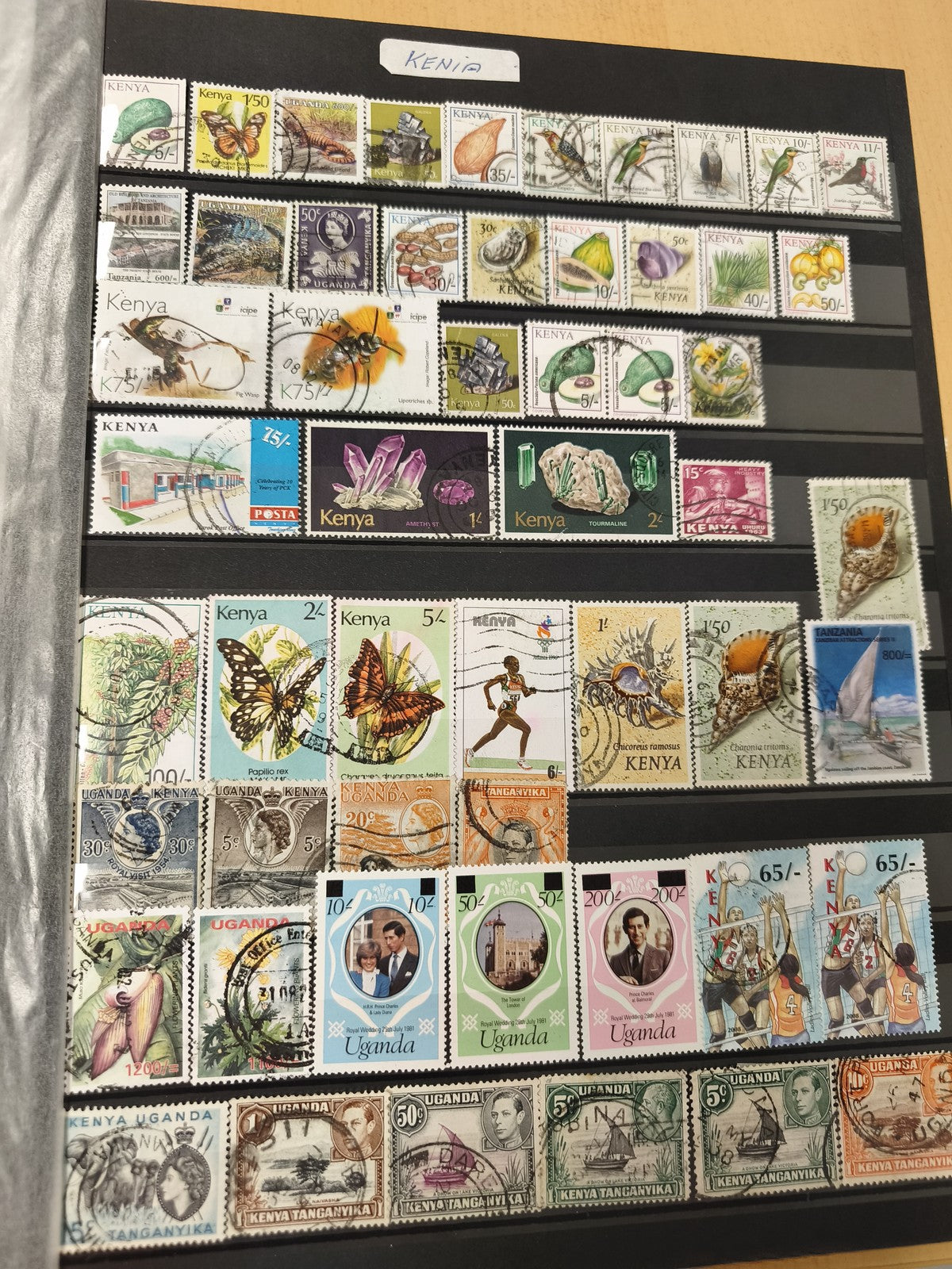 Lot timbres Kenya Ouganda Tanganyika animaux fleurs sports oblitérés (support no