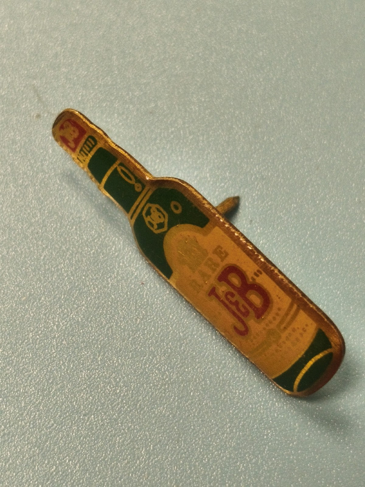 Vintage pin's bouteille J&B whisky collection publicité ancien rare