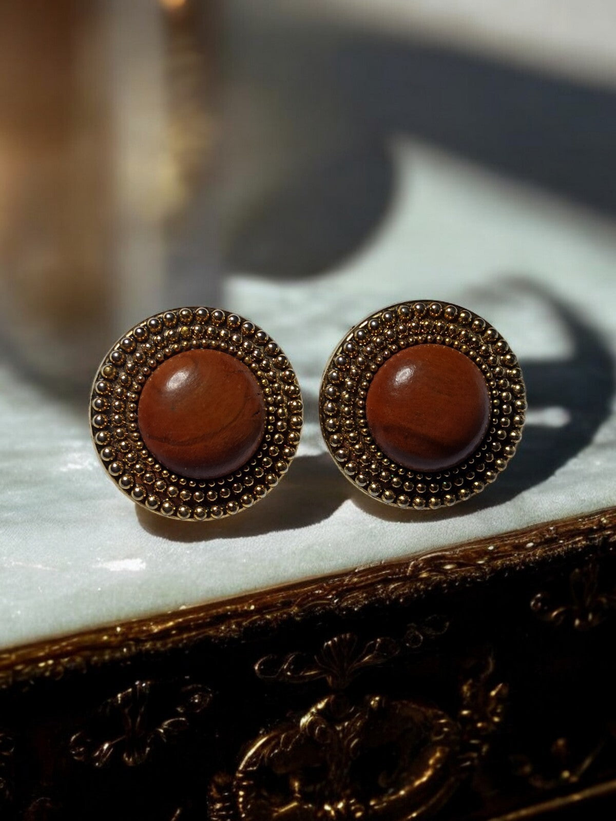 Paire boucles d’oreilles clips vintage rondes cabochon brun doré fantaisie