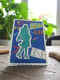 Autocollant Panini vintage années 80 mode femme fond bleu brillant rare