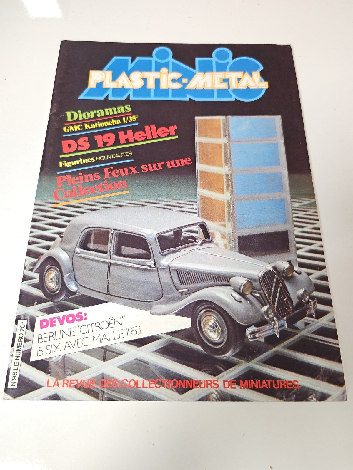 Magazine vintage ancien sur miniatures auto et modèles réduits pour collectionne