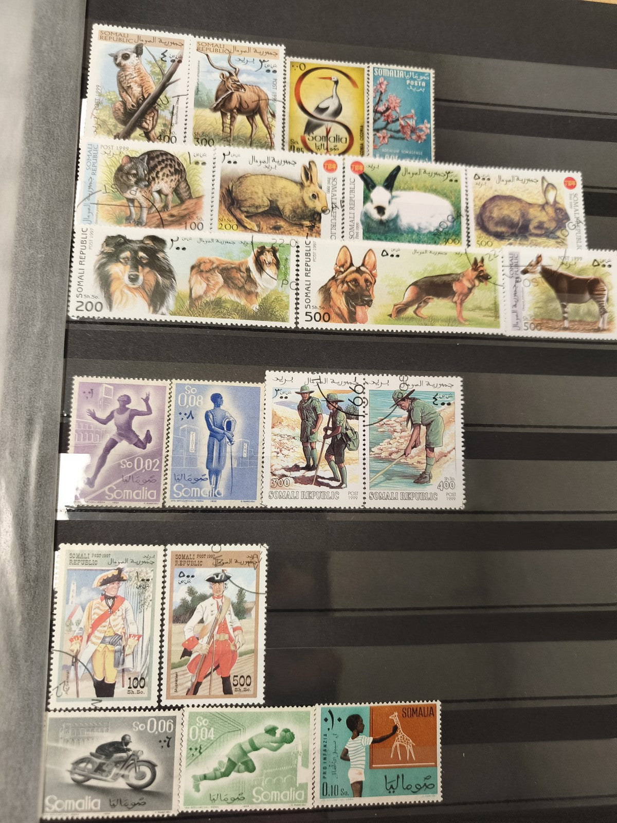 Lot de timbres Somali Republic animaux, personnages, sports, couleurs variées