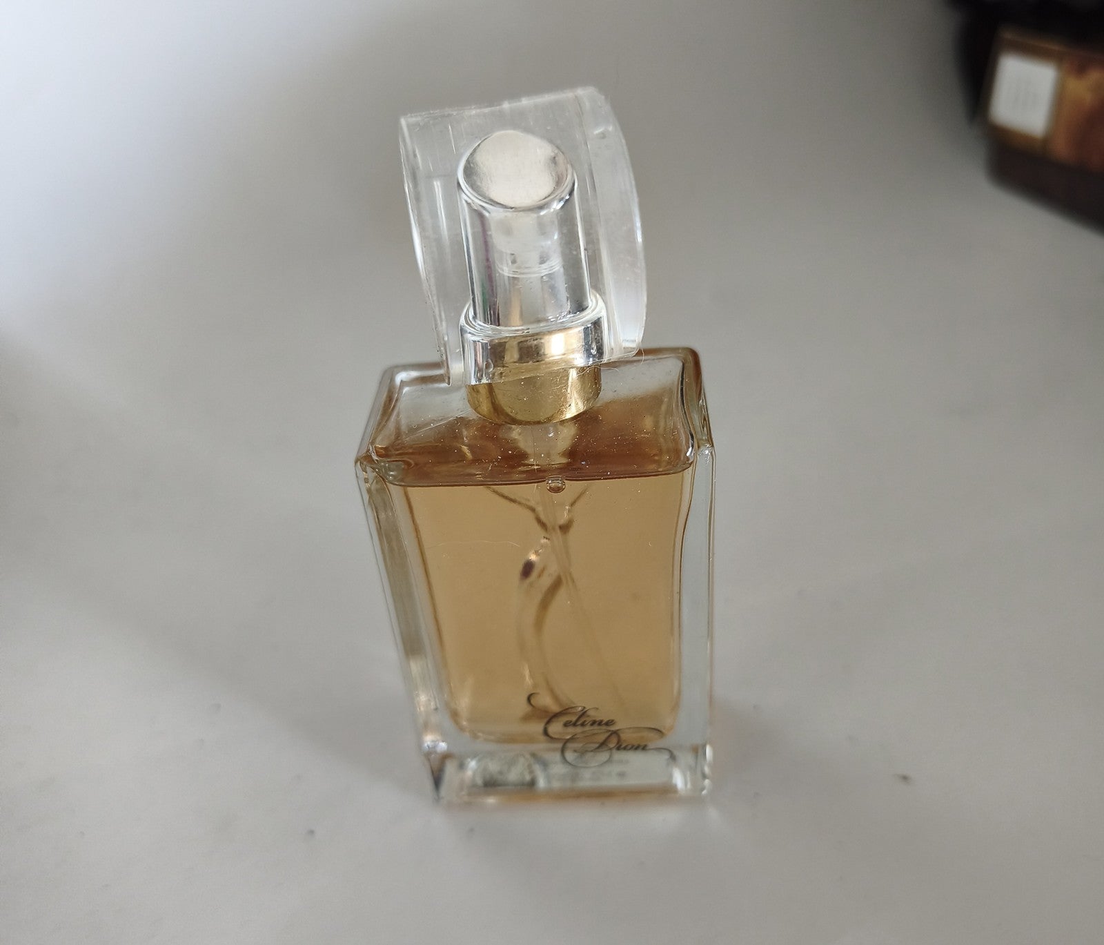 Flacon parfum ancien vintage rétro, bouteille collection verre parfumé déco