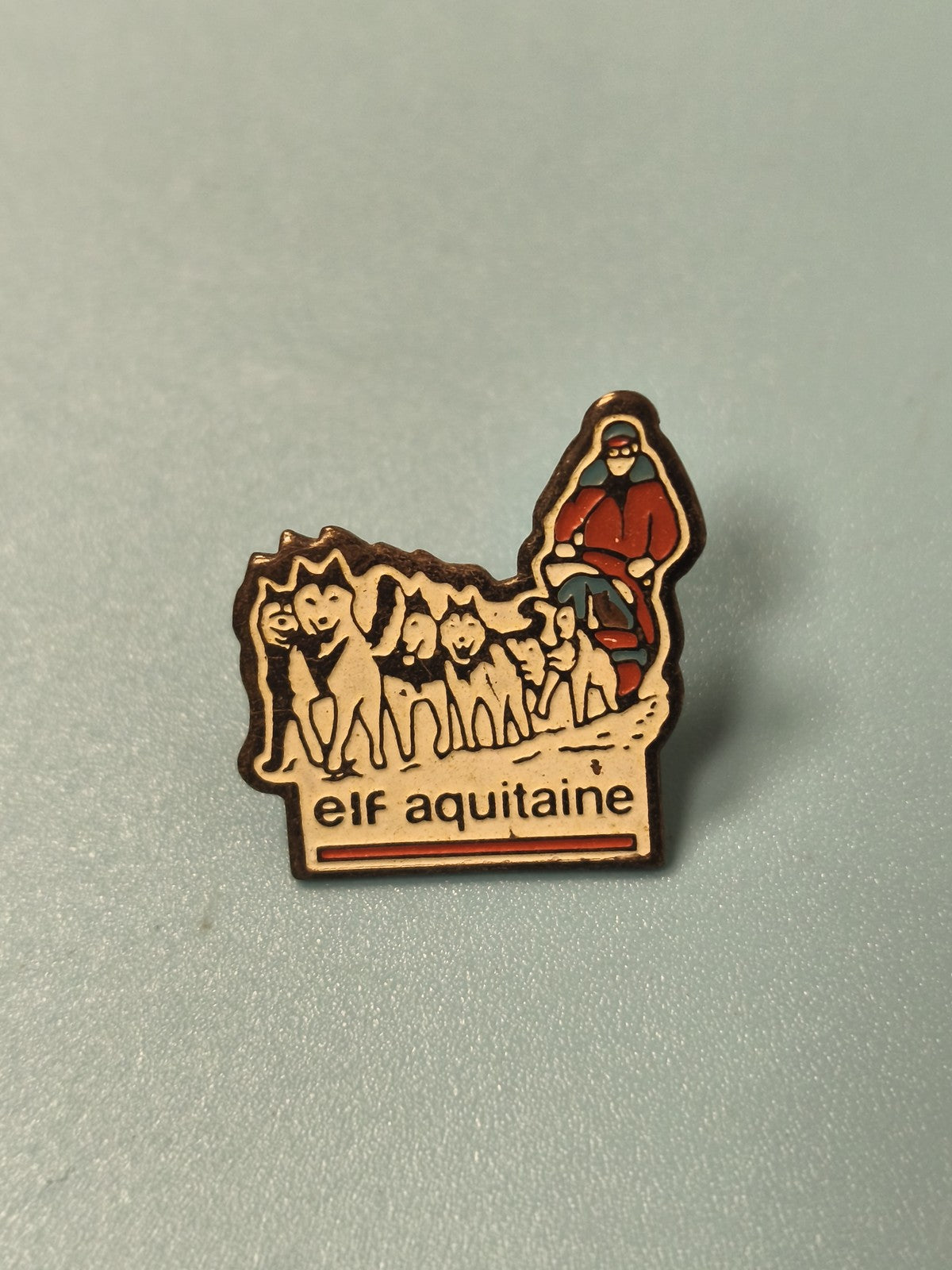 Vintage pin's Elf Aquitaine traîneau chiens Husky collection ancienne publicité