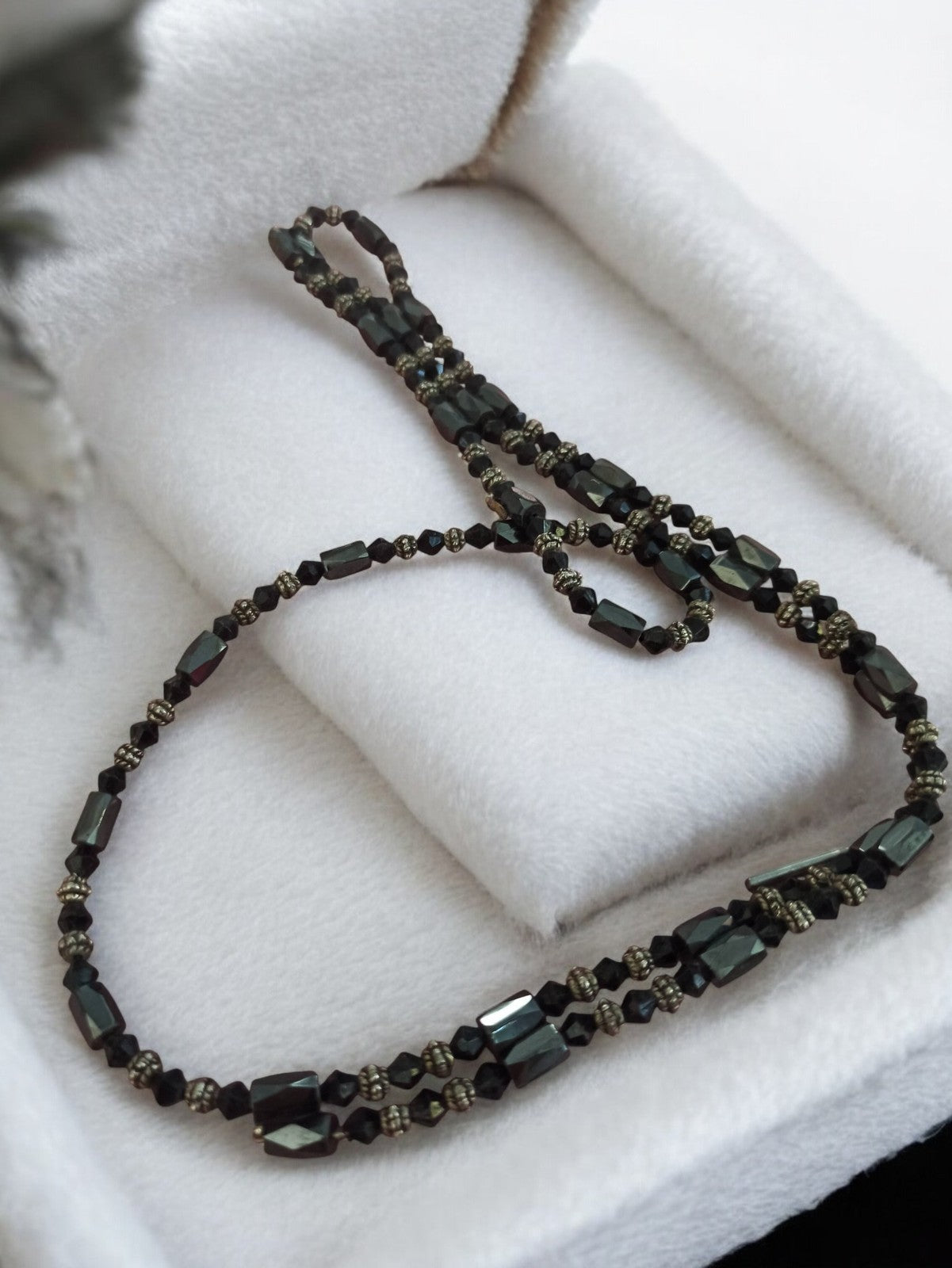 Collier vintage en hématite, perles facettées, rétro élégant ancien