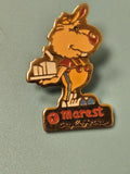 Vintage pin's Marest lapin serveur, badge ancien collection (Ref 18)