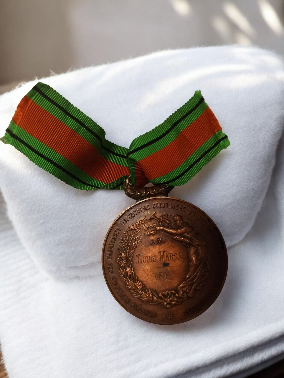 Médaille ancienne joailliers Louis Marsal 1893 bronze ruban vert orange vintage