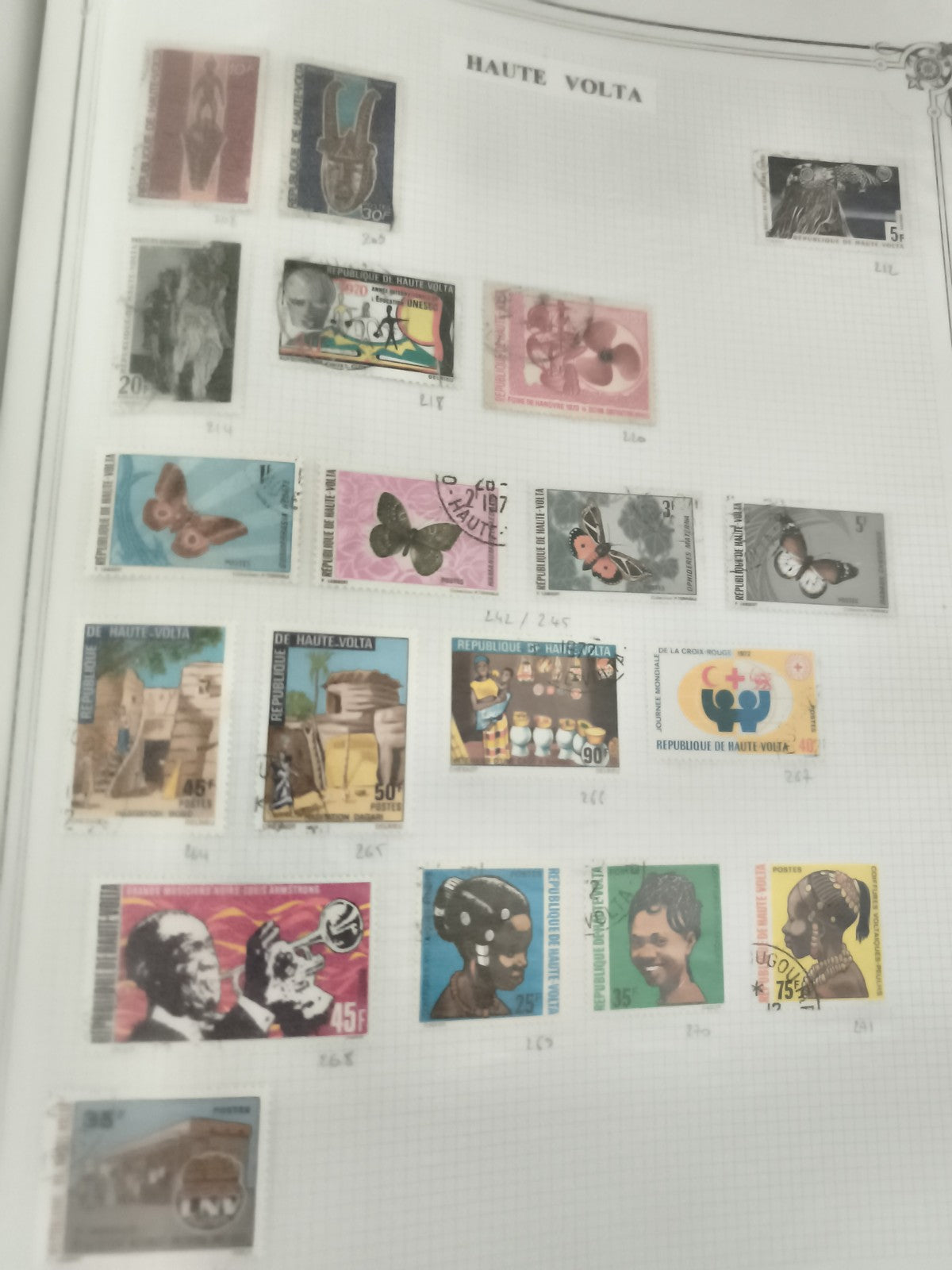 Timbres Haute Volta lot x15 oblitérés Afrique papillons ethnies ONU
