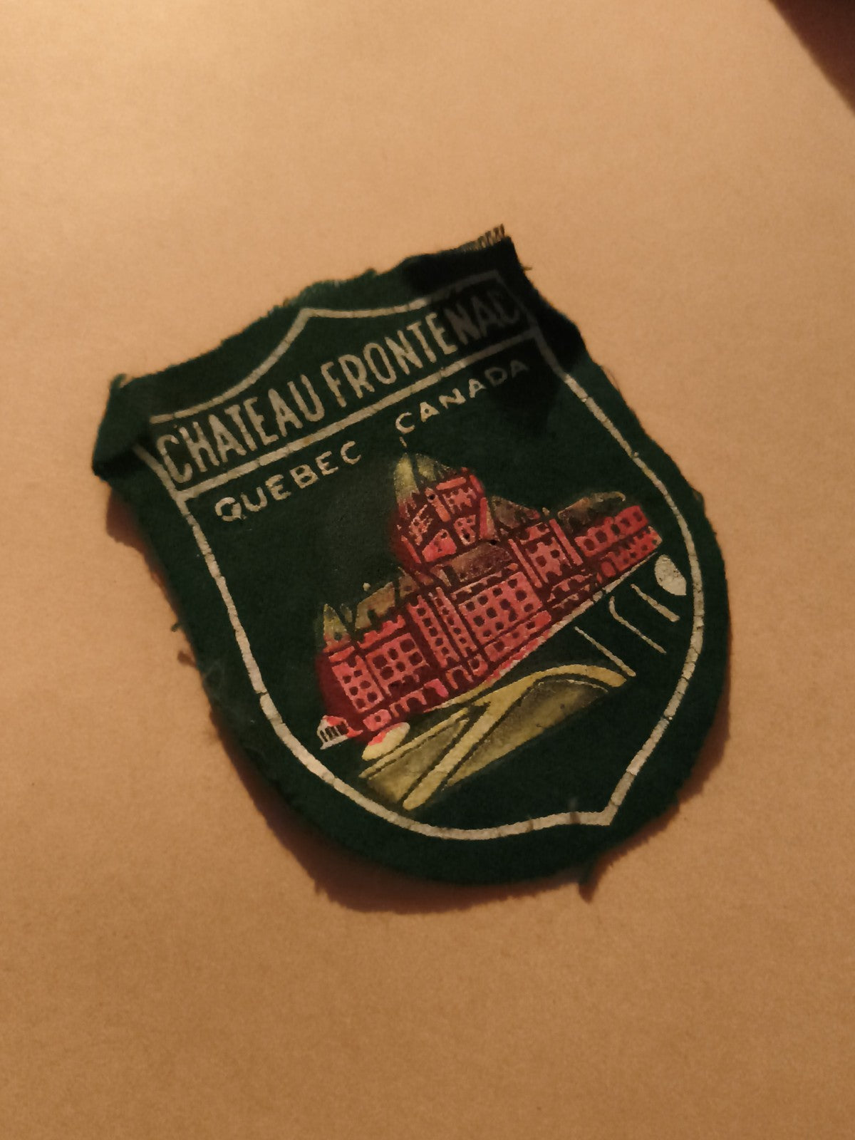 Écusson ancien Château Frontenac Québec Canada brodé vintage souvenir badge