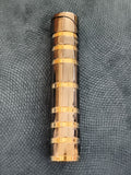 Briquet Balmain design cylindrique, finition dorée, allume-cigare luxe