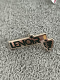 Pin's vintage LENOIR pouce levé noir doré, badge publicitaire rétro (Ref 10)