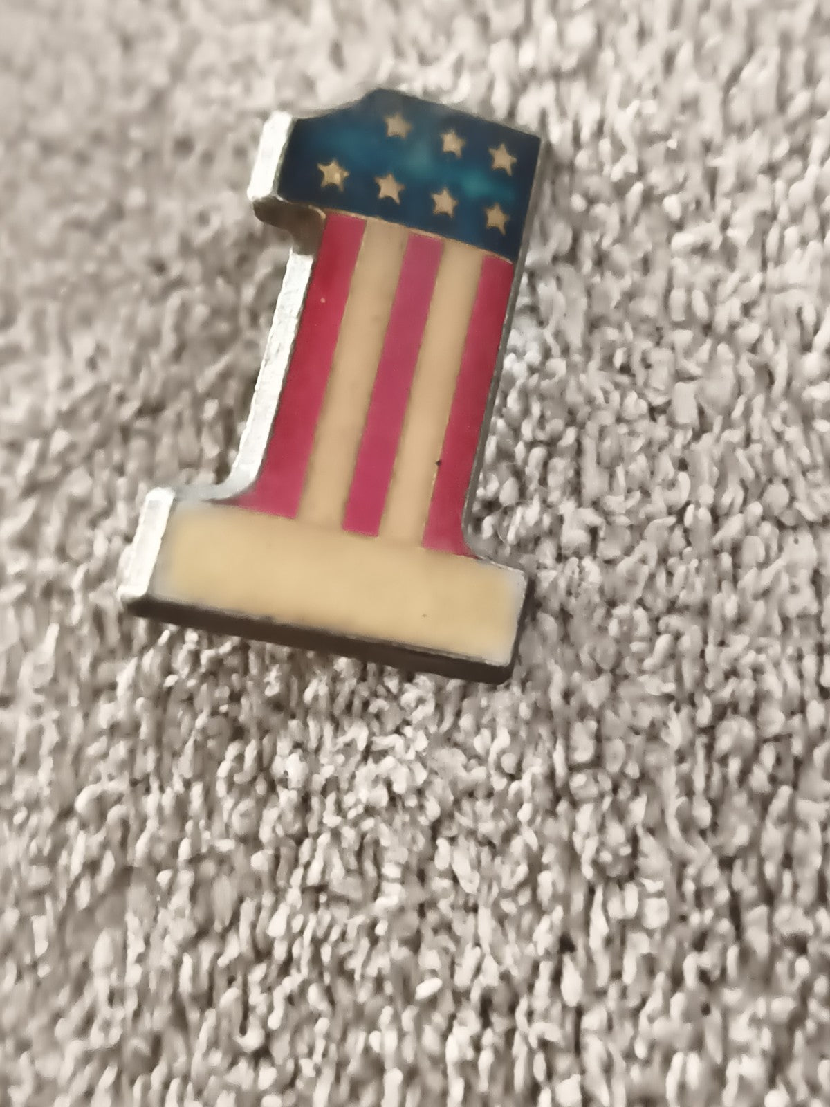 Pin's vintage chiffre 1 drapeau USA émail, badge ancien américain (Ref 5)