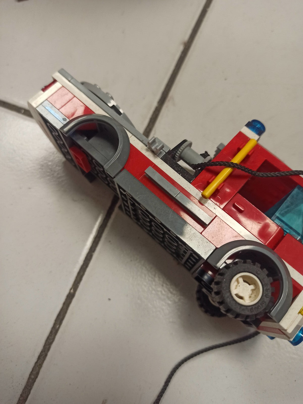 LEGO City 60231 Camion du chef des pompiers avec figurines et accessoires d'orig