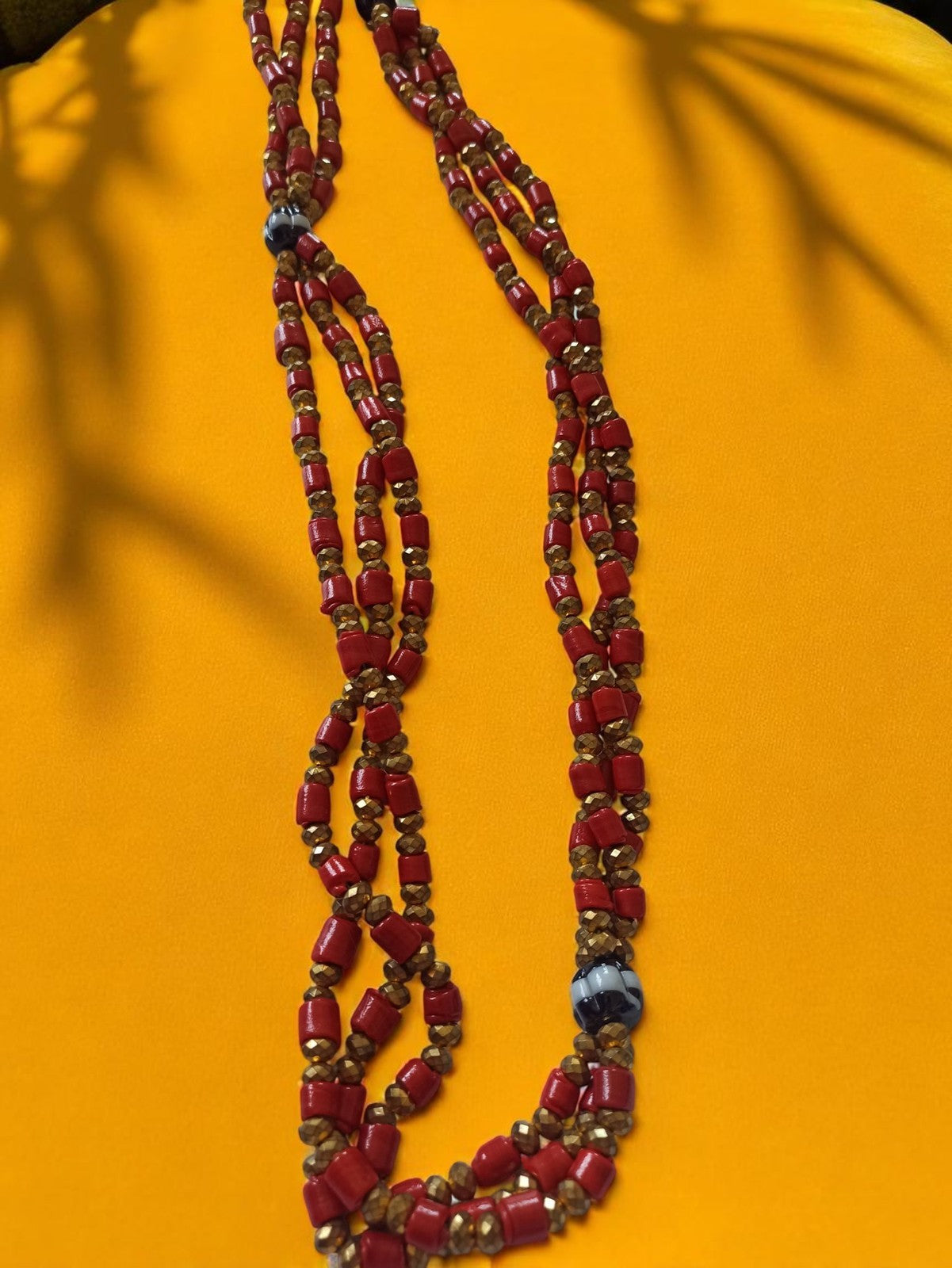 Collier vintage perles rouges multiples rangs ancien fantaisie gros maillons