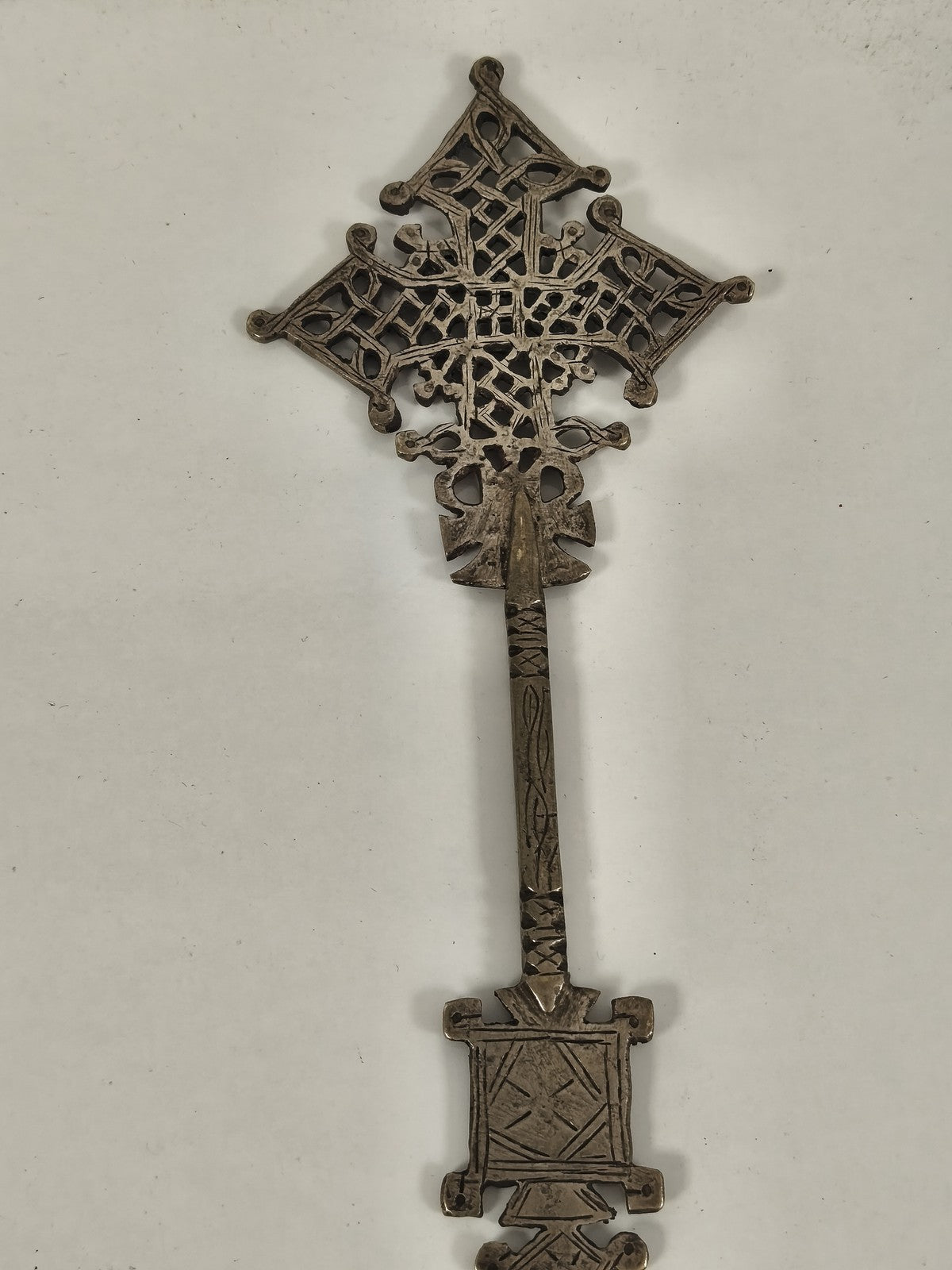 Ancienne grande croix copte éthiopienne orthodoxe ajourée métal travaillé