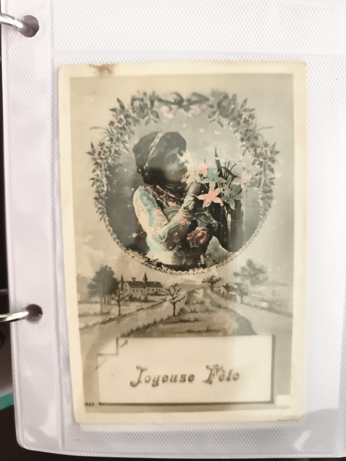 Carte postale ancienne Joyeuse Fête illustrée femme fleurs début XXe CPA