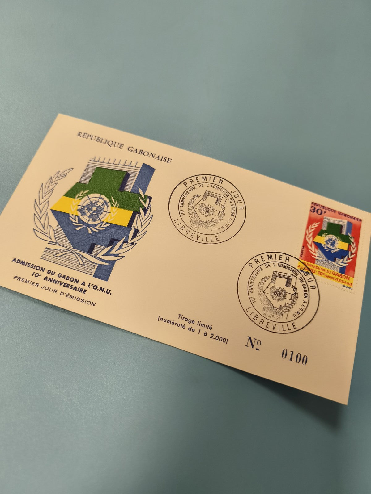 Enveloppe FDC Gabon ONU 10e Anniversaire, timbre 30F, numérotée 0100