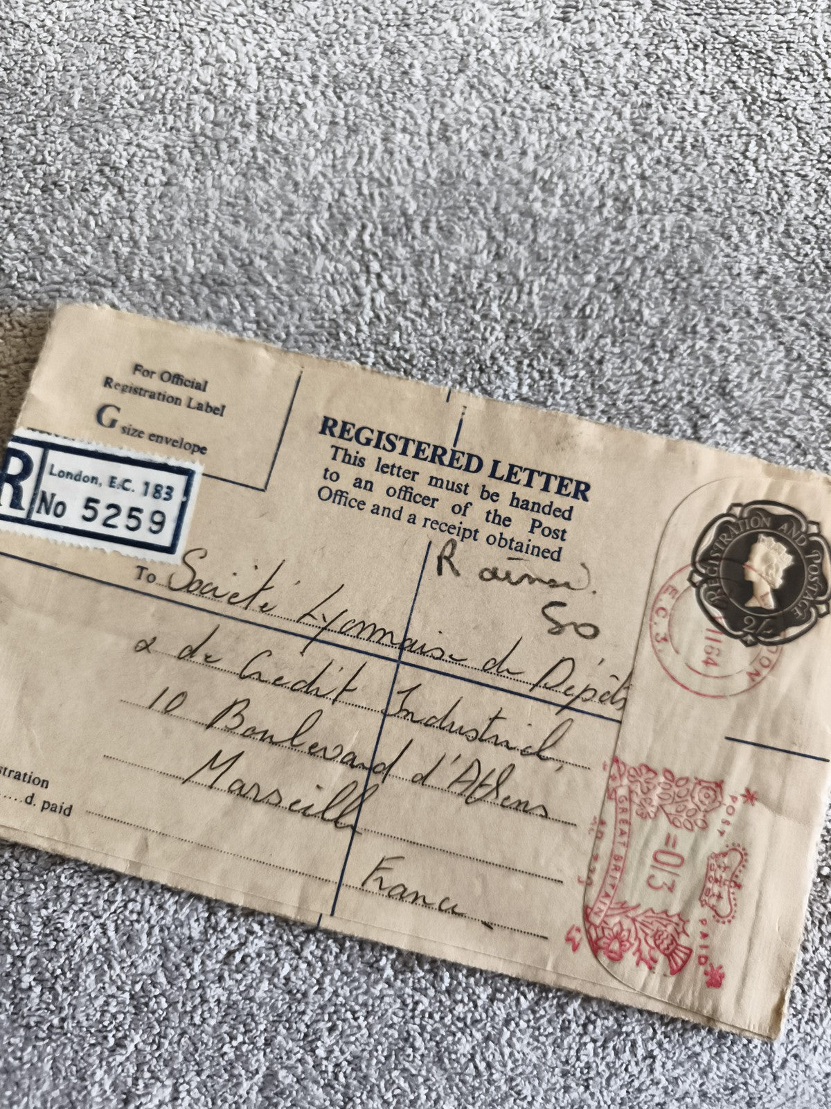Lettre recommandée Royaume-Uni vers France cachet Londres philatélie affranchiss