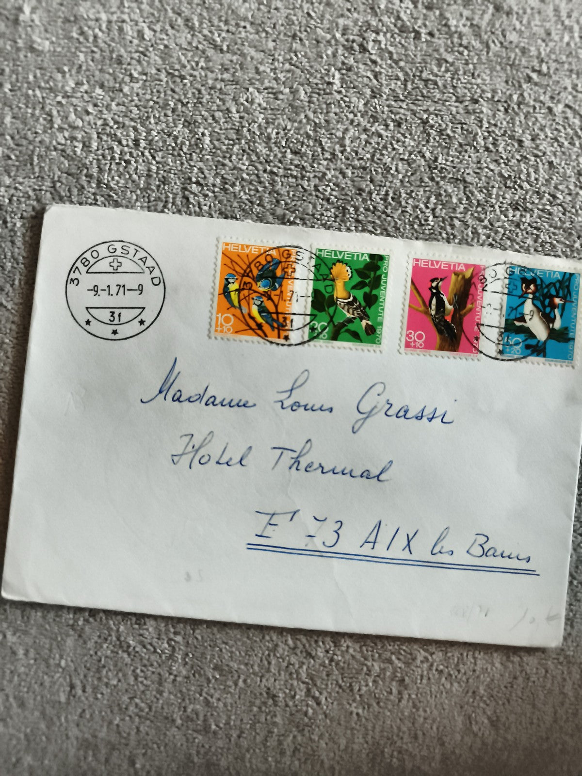 Lettre affranchie Suisse 1971 timbres oiseaux Helvetia Gstaad philatélie