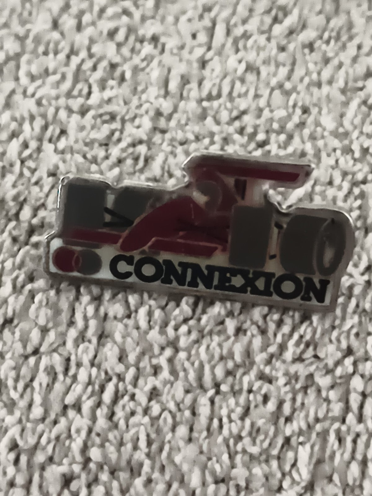Pin's vintage Formule 1 Connexion rouge noir, voiture F1 années 80-90 (Ref 8)