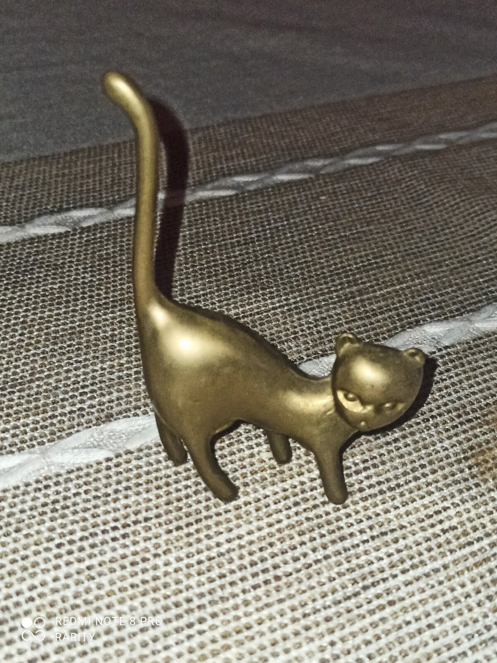 Statuette chat stylisé en bronze patiné déco art animalier sculpture félin