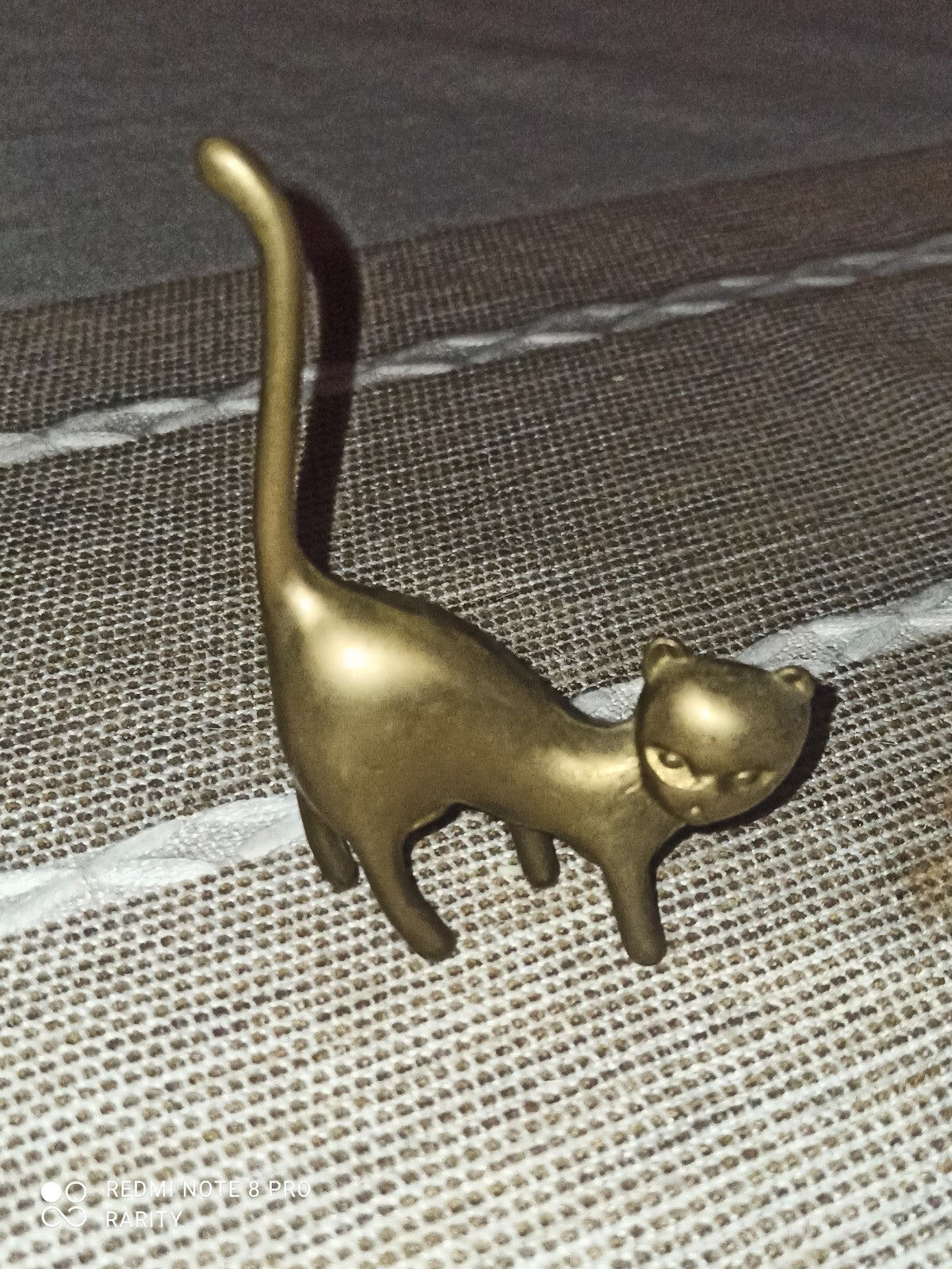 Statuette chat stylisé en bronze patiné déco art animalier sculpture félin