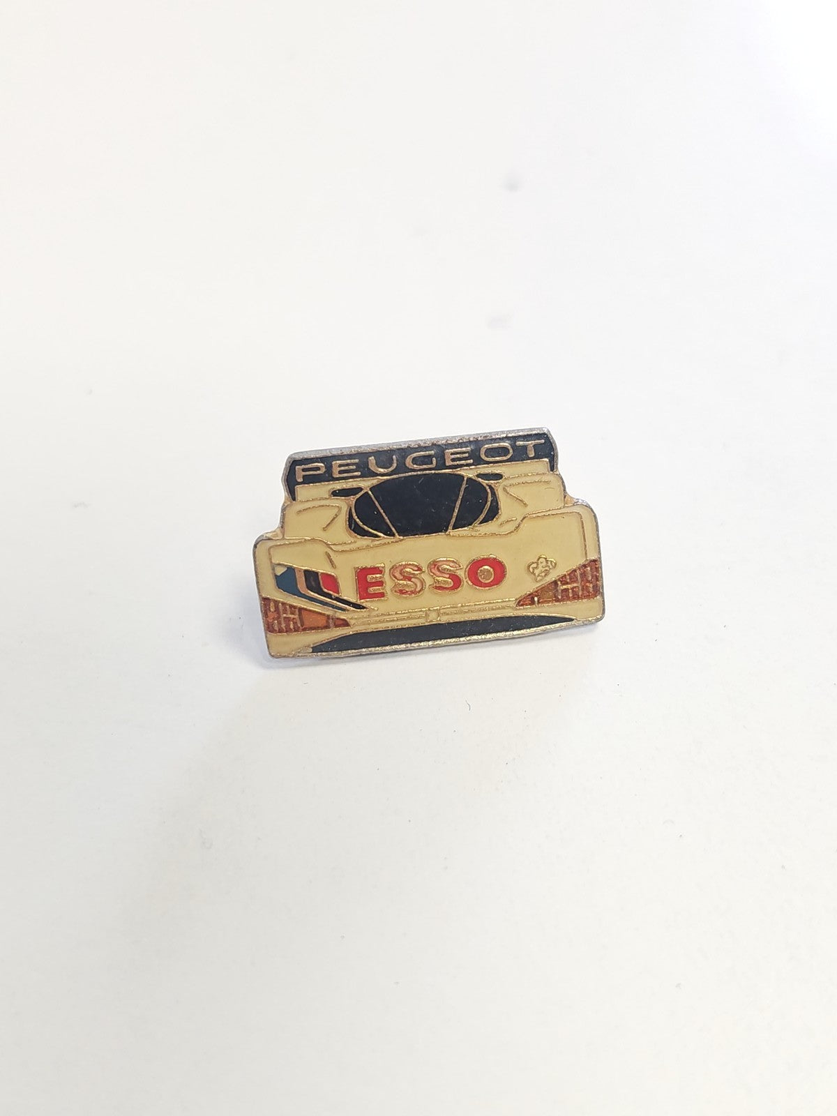 Pin's ancien Esso rétro, badge publicitaire collection vintage automobile essenc