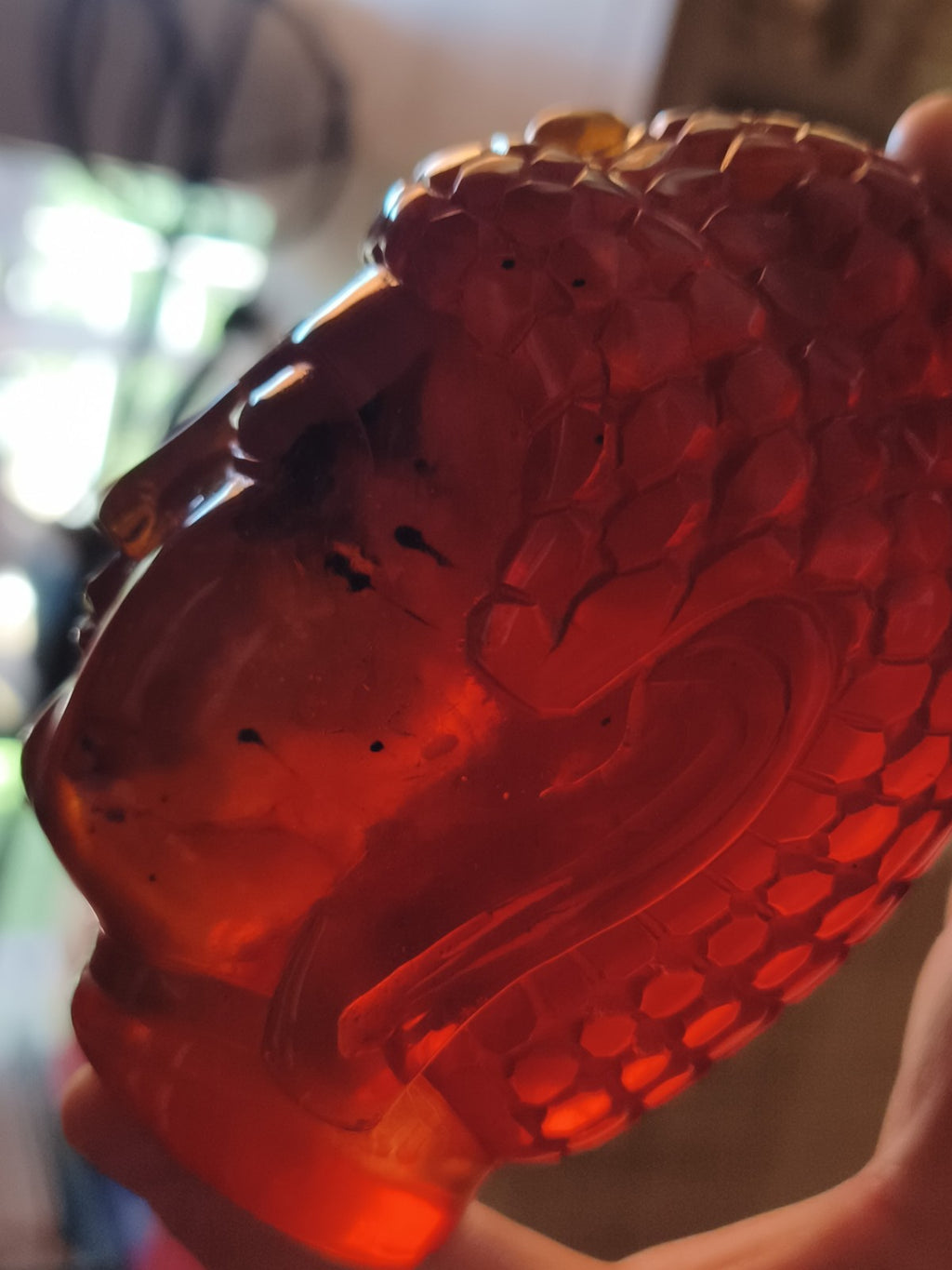 Tête de Bouddha ancienne bakélite rouge sculpture déco vintage Asie zen