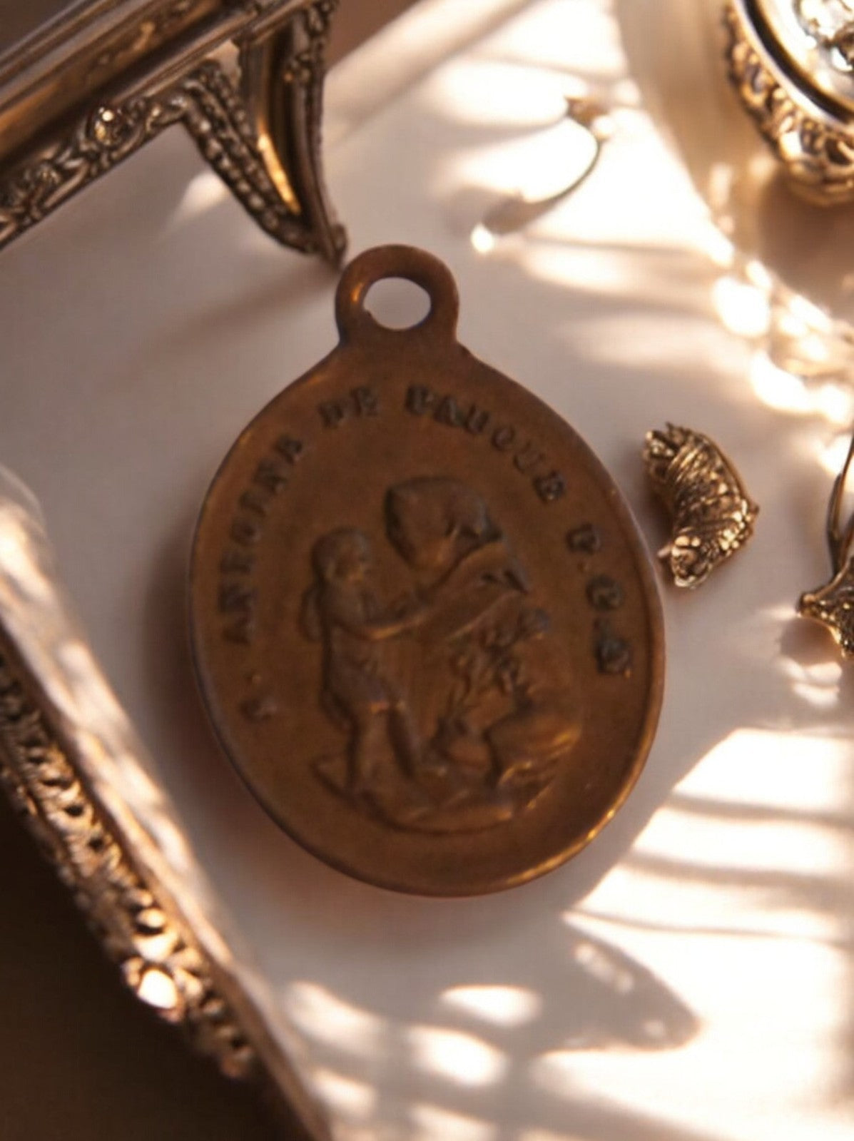 Médaille religieuse catholique ancienne, bronze, A. Antoine de Padoue