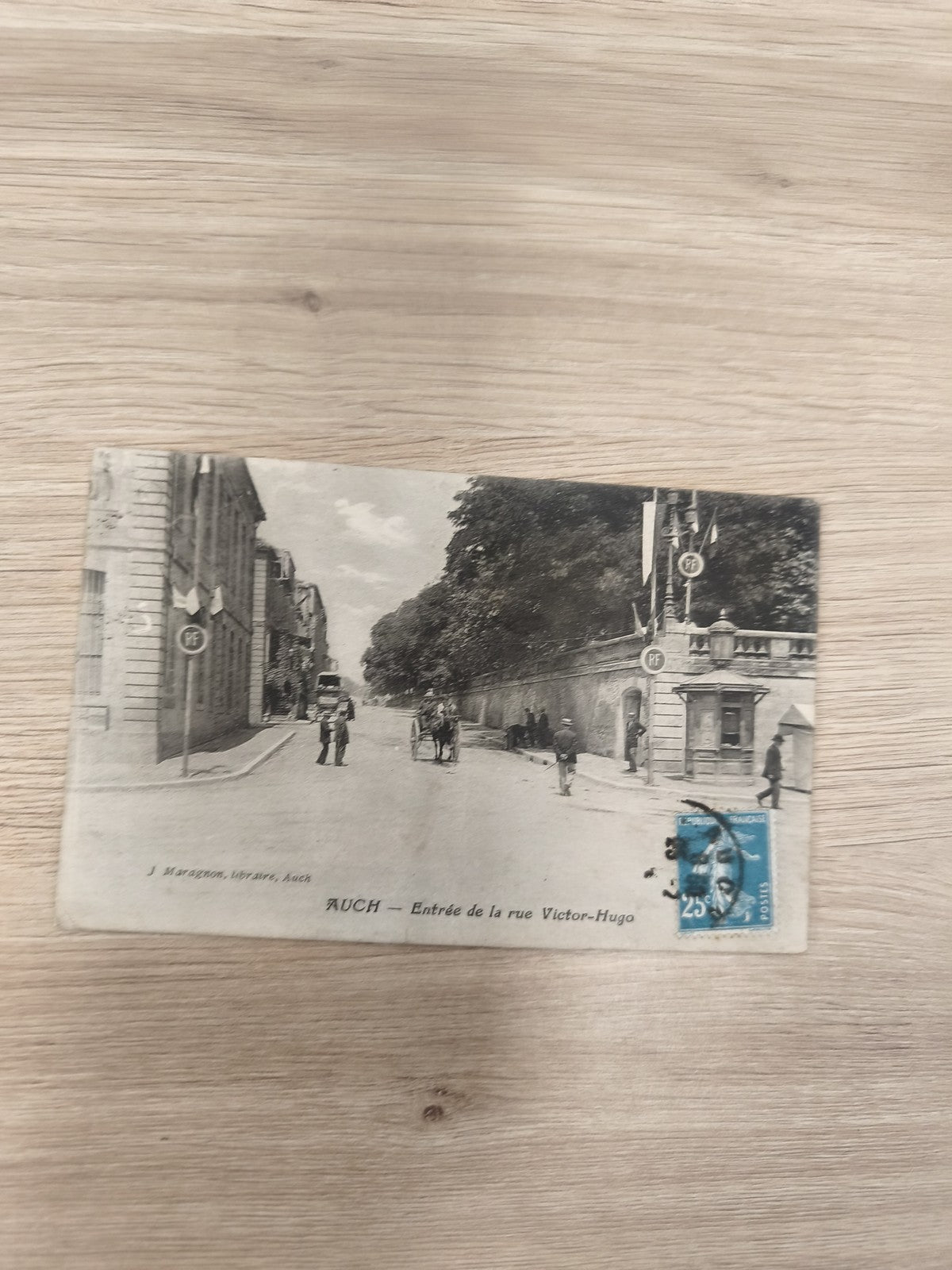 Ancienne CPA Auch entrée rue Victor-Hugo timbrée noir & blanc vintage France