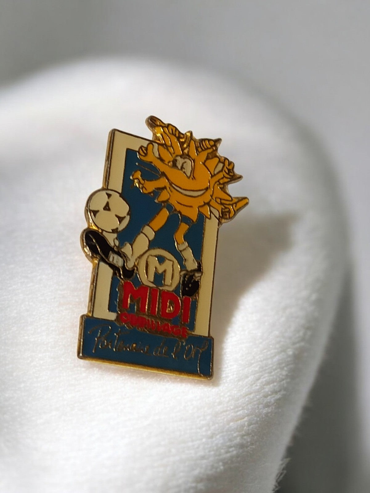 Pin's vintage Midi Olympique football soleil OM ancien rare rétro