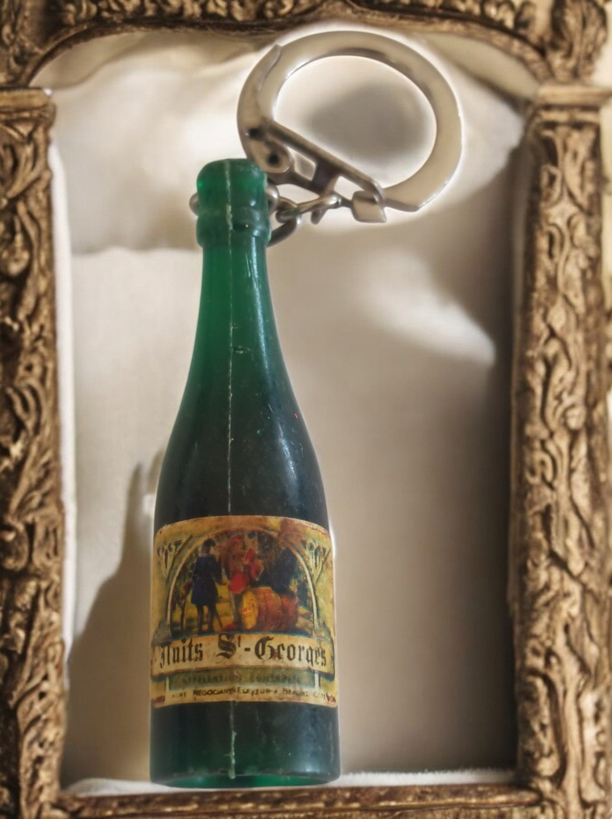 Porte-clés bouteille Nuits St-Georges vintage France publicité alcool