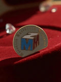 Pin's ancien Mutuelle Nationale Militaire logo vintage rétro publicité