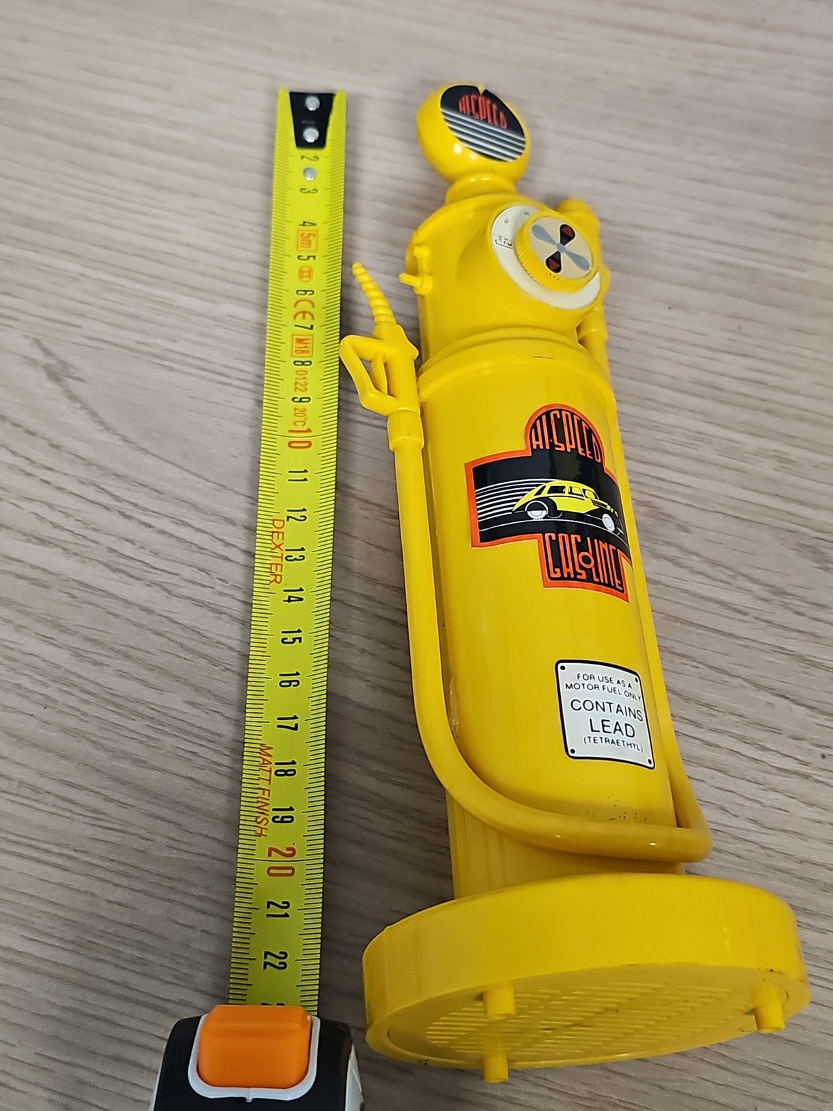 Radio vintage FM pompe à essence jaune style rétro années 80 Frontier