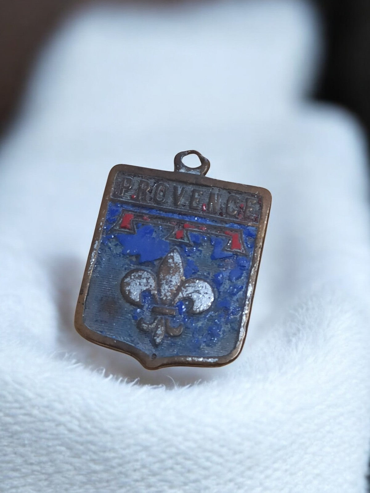 Médaille blason ancienne Provence émail bleu rétro, pendentif vintage France