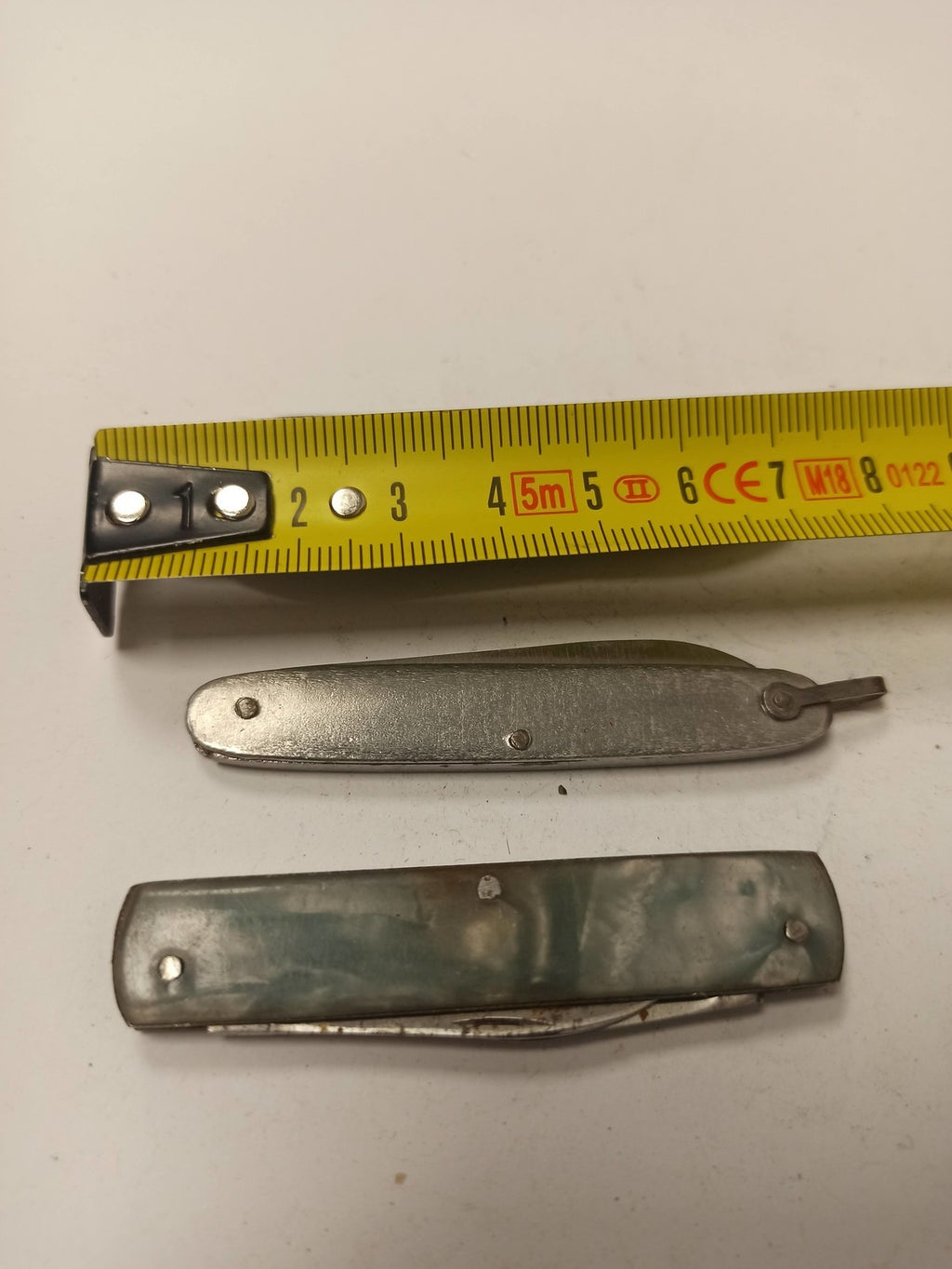 Couteaux suisses vintage années 70 lot de 3 anciens, finition métal et nacré