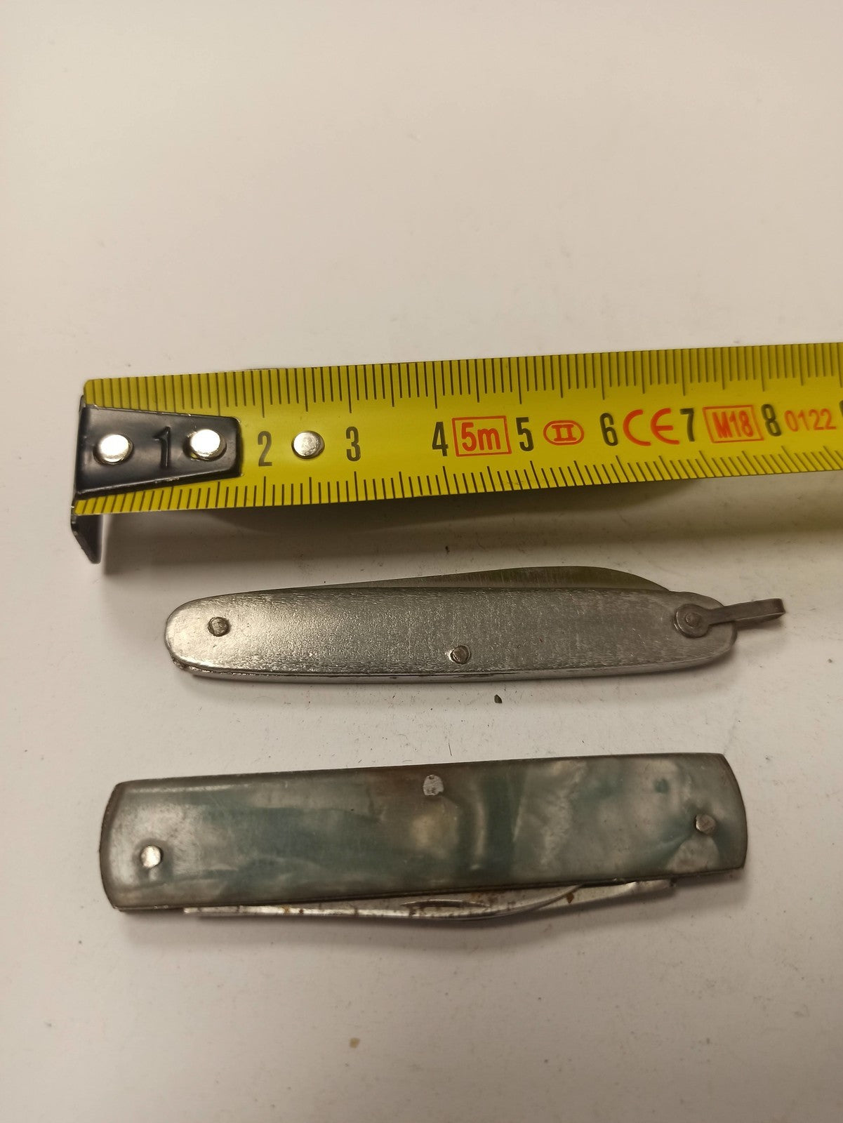 Couteaux suisses vintage années 70 lot de 3 anciens, finition métal et nacré
