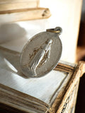 Pendentif religieux catholique vintage en métal