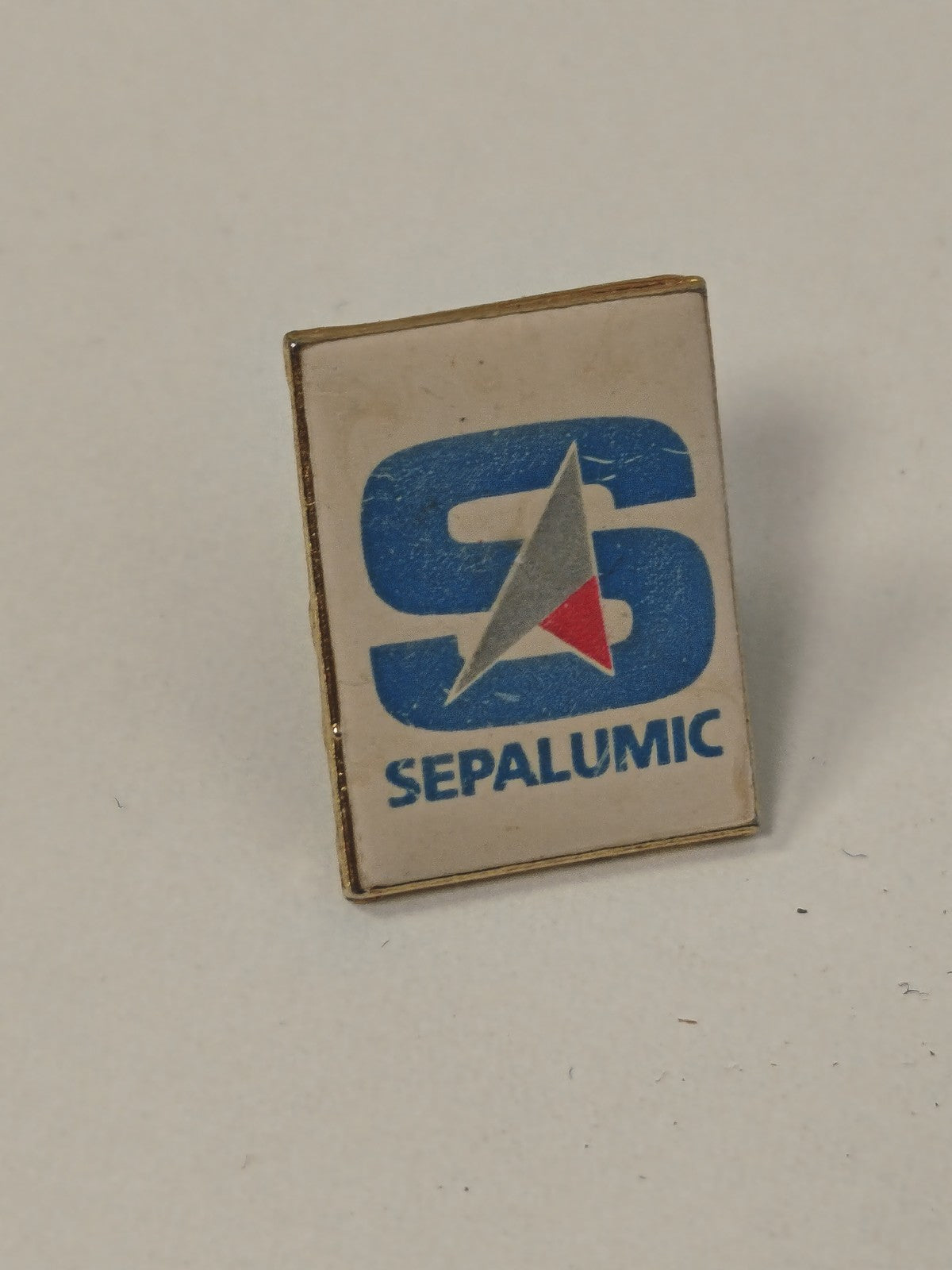 Pin's ancien rétro Sepalumic vintage, badge collection rare, accessoire publicit