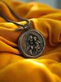 Médaille religieuse ancienne catholique métal, pendentif rond, patine vintage