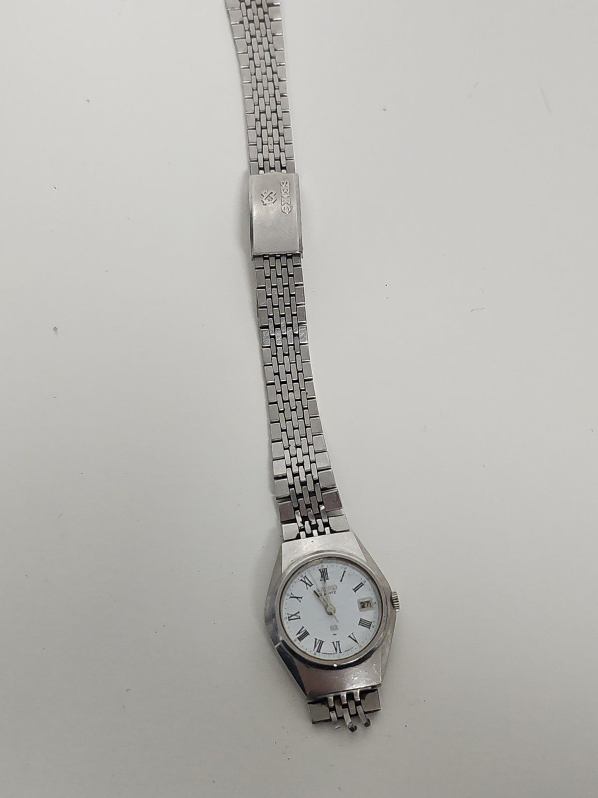 Montre Seiko pour femme à quartz à réparer, montre-bracelet d'occasion à restaur