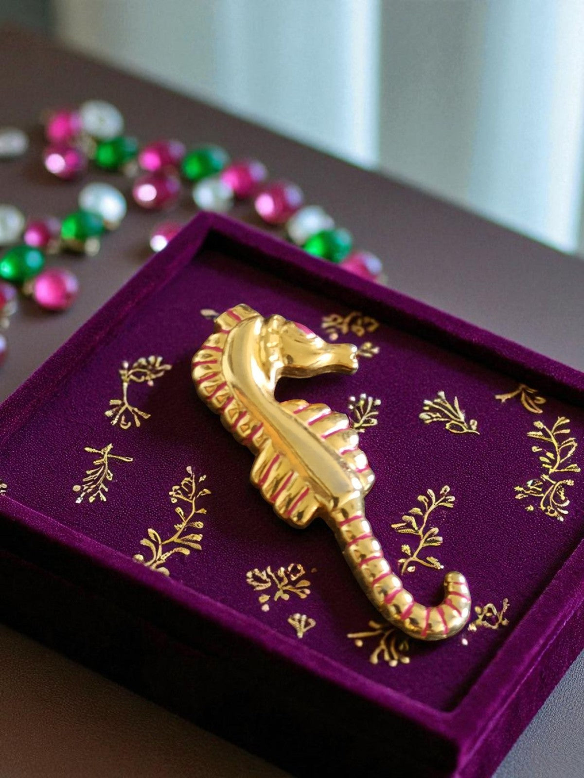 Pin's hippocampe doré vintage édition limitée, broche publicitaire chic
