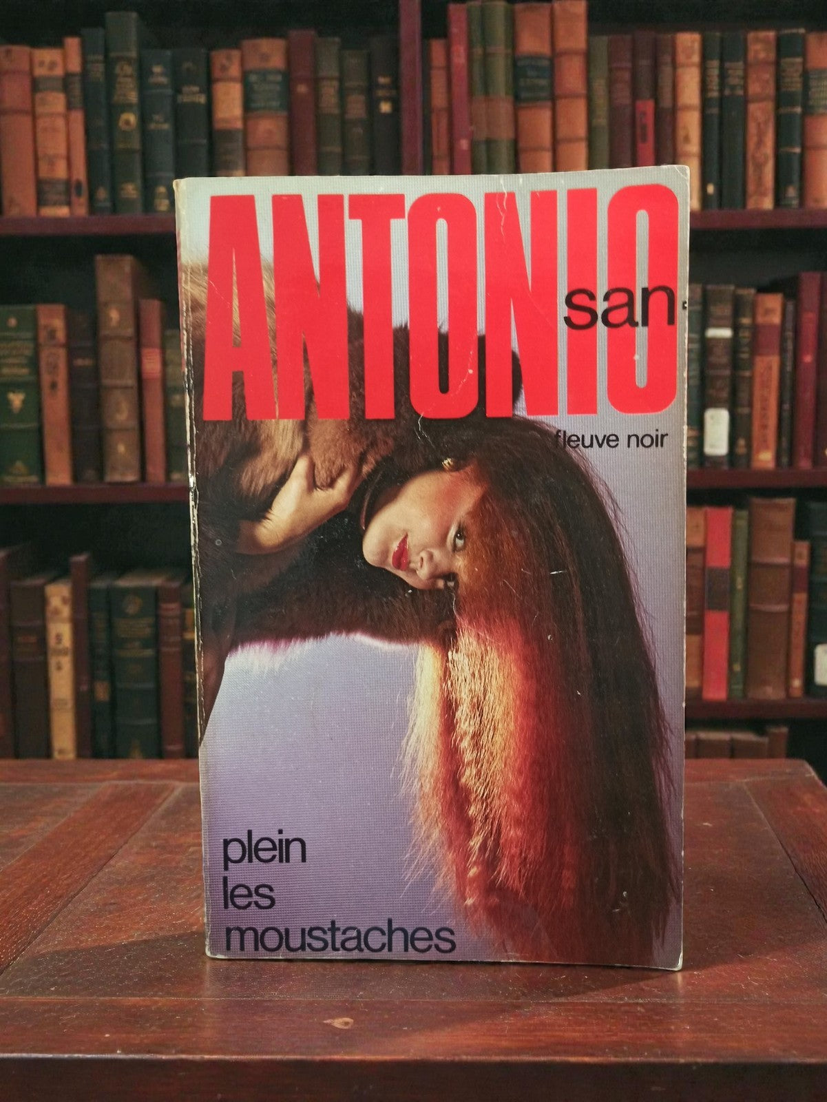 Livre poche San-Antonio plein les moustaches vintage polar Fleuve Noir rétro