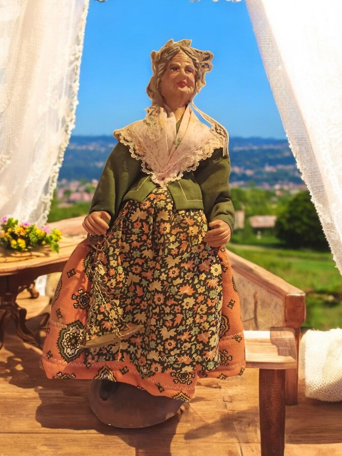 Santon ancien Provence argile Oréoux robe fleurie costume traditionnel
