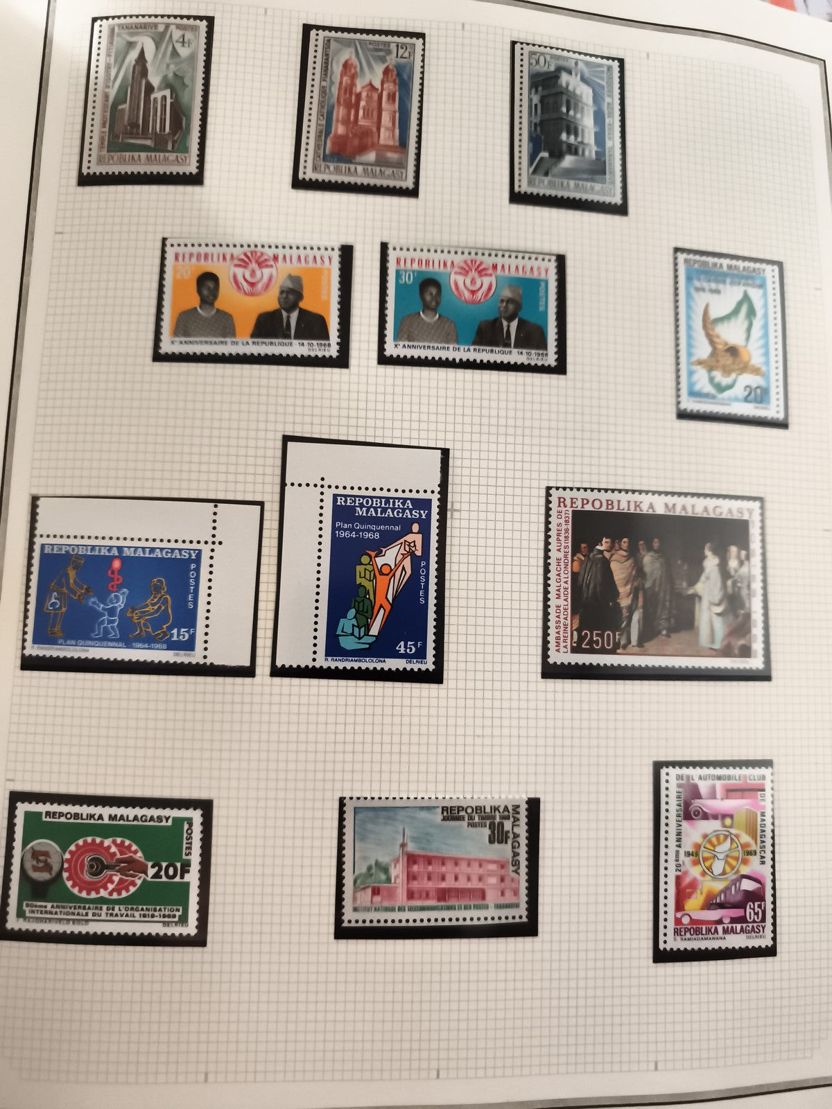 Timbres neufs République Malagasy anciens, lot thématique, années 1960-70