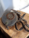 Horodateur ancien rond 1940, pointeur de ronde vintage, cadran métal patiné