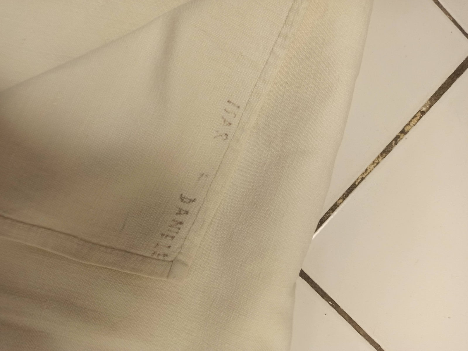 Drap de lit ancien brodé ancres vintage fin XIXe, rare linge rétro collection