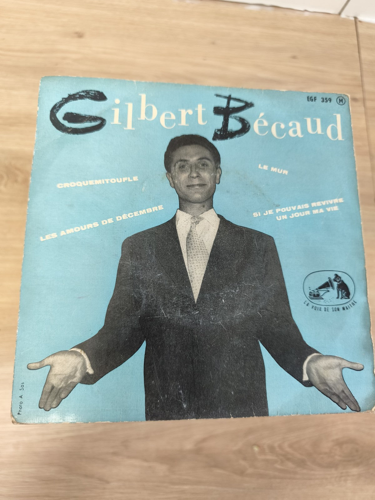 Vintage 45T Gilbert Bécaud EGF 359 pochette bleue ? Chansons françaises années 6